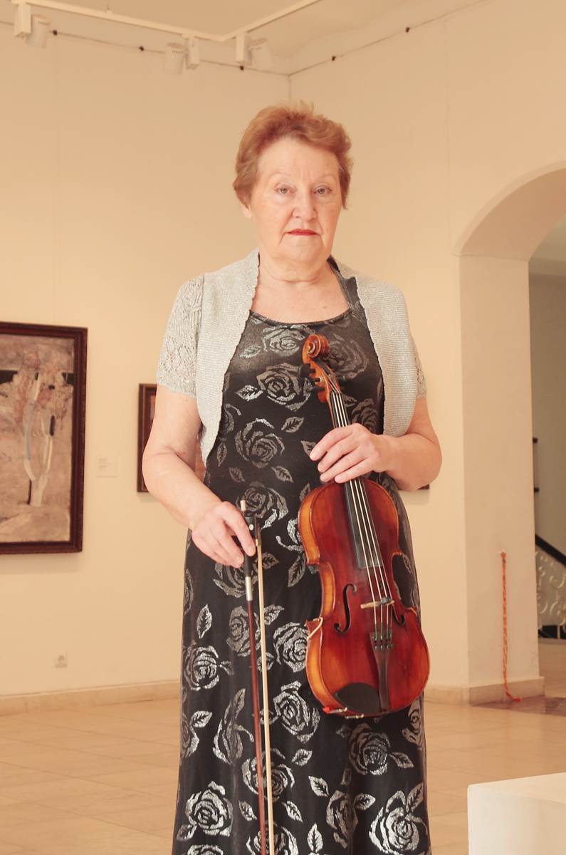 Елена Роева